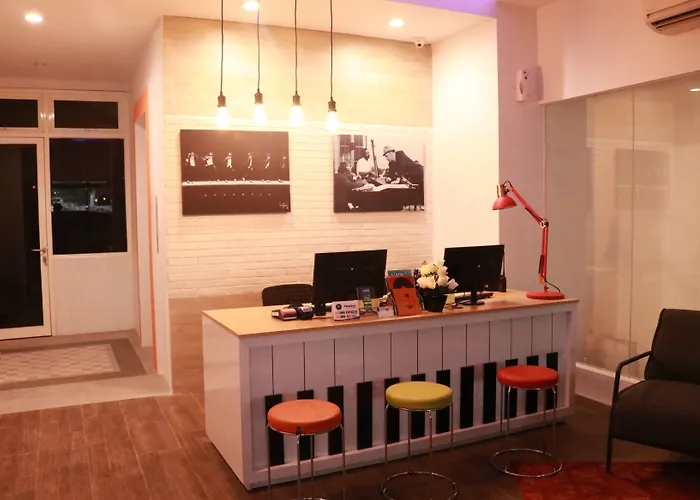 Front One Inn Semarang